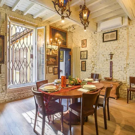 4 Bedroom Cozy In * 曼托瓦