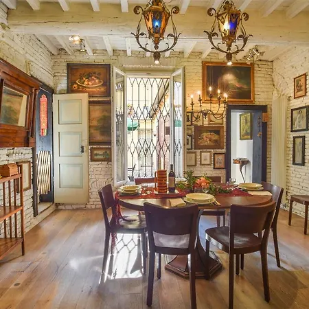 4 Bedroom Cozy In 曼托瓦