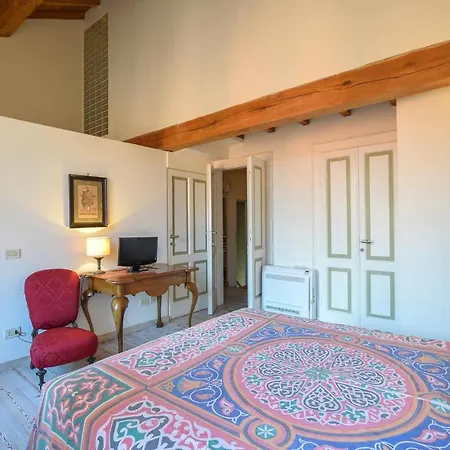 4 Bedroom Cozy In