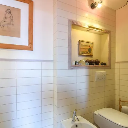 4 Bedroom Cozy In 公寓