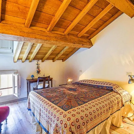 公寓 4 Bedroom Cozy In 曼托瓦